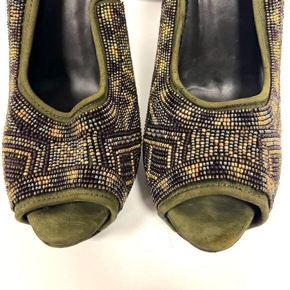 Donald J Pliner Ceci beaded green suede peep toe platform heels. 6.5 - Picture 5 of 8